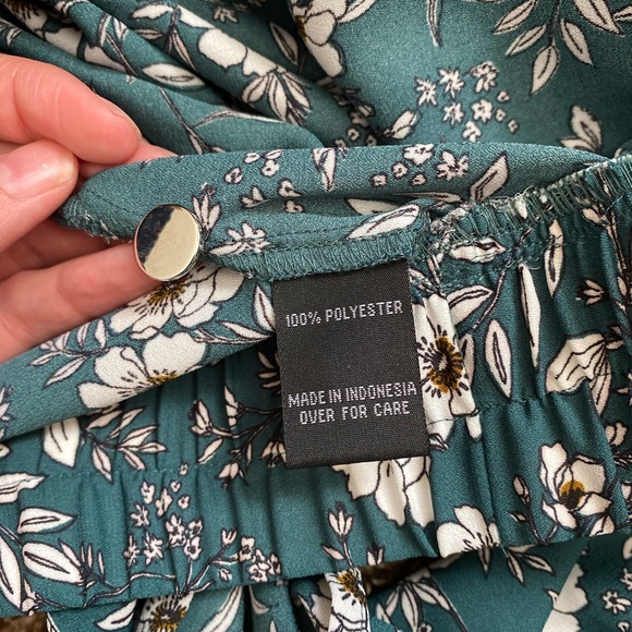 By & By Women’s Green Floral Blouse - Picture 9 of 10